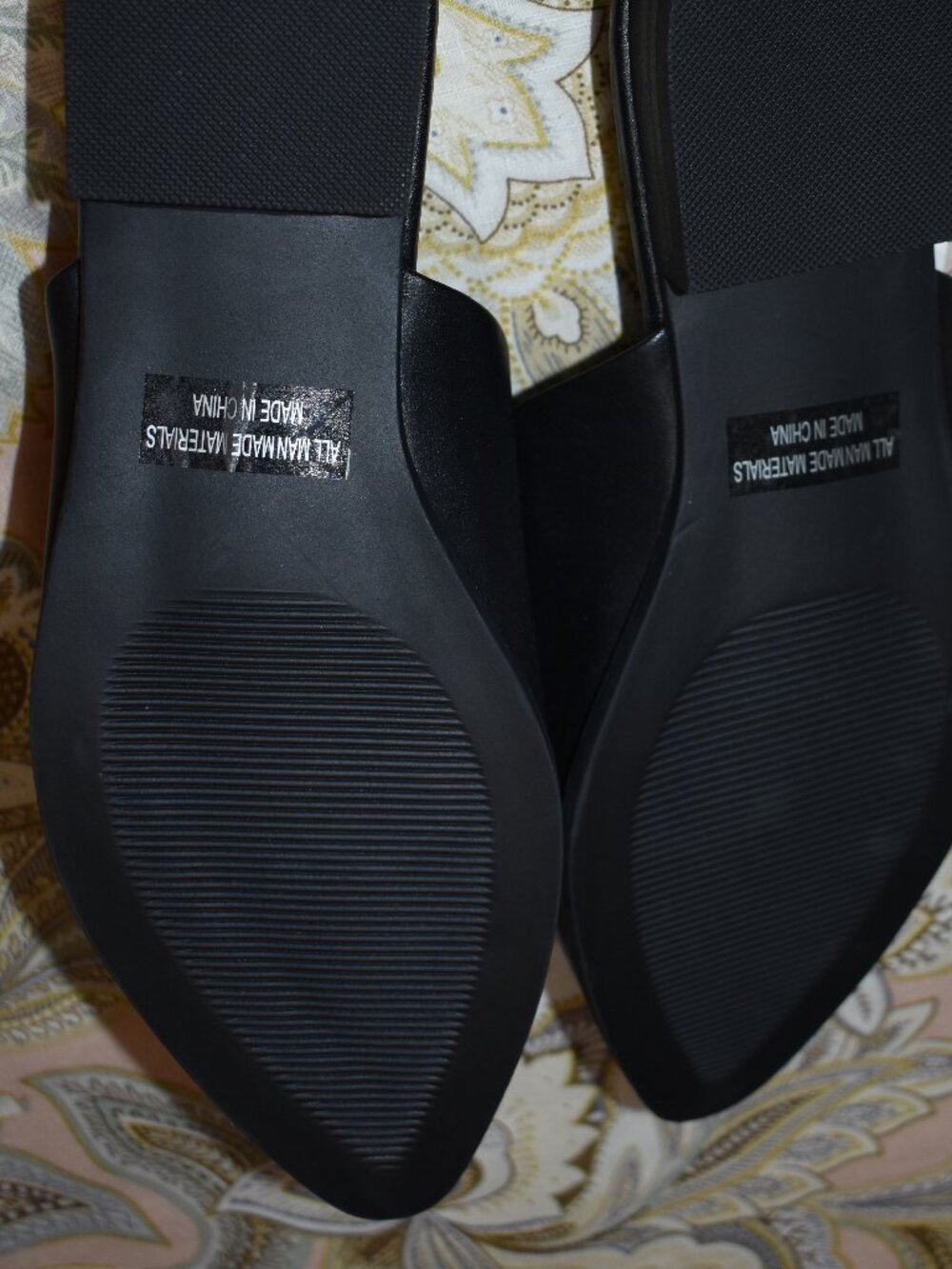shoes - Picture 3 of 5
